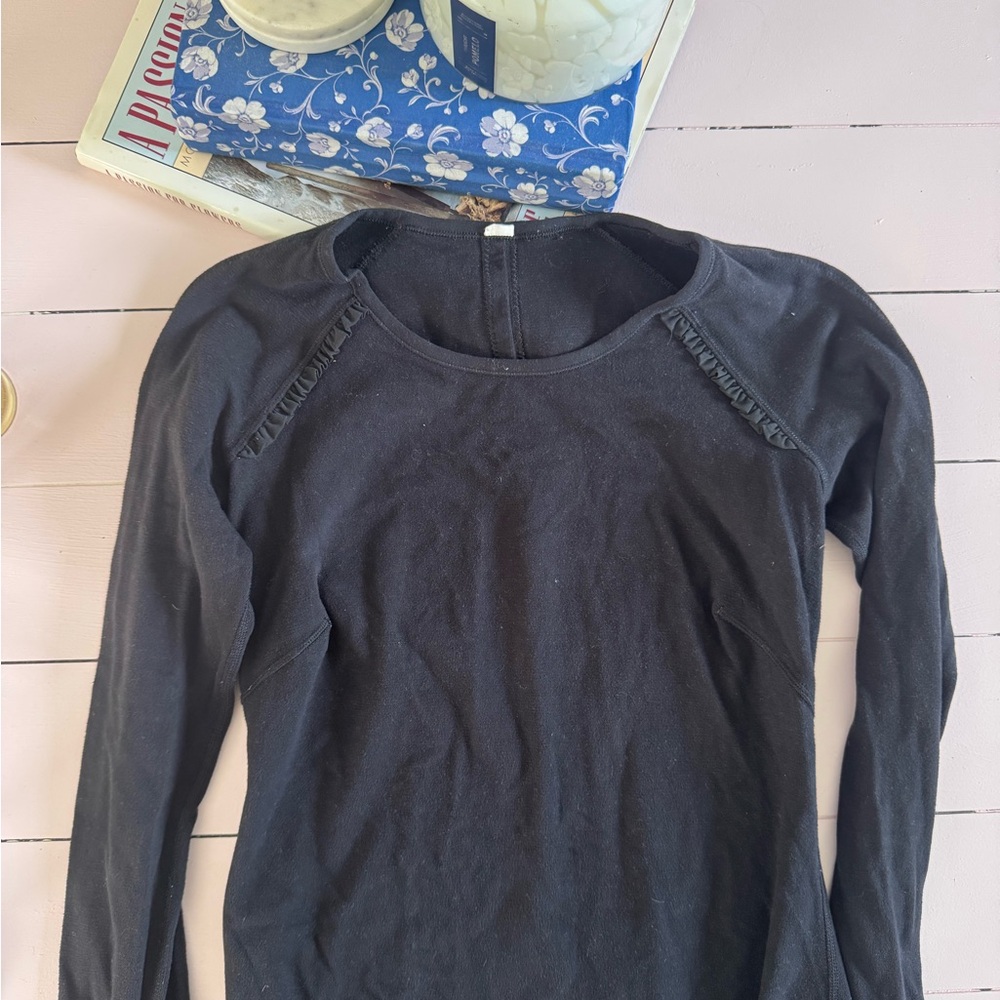 Lululemon Athletica Black Raglan Long Sleeve Fitted long sleeve.
